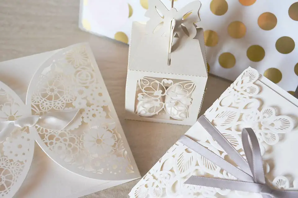 wedding favors and invitations