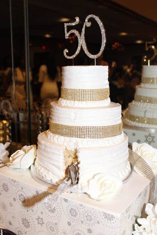 Best Cake Cutting Songs for Your Wedding