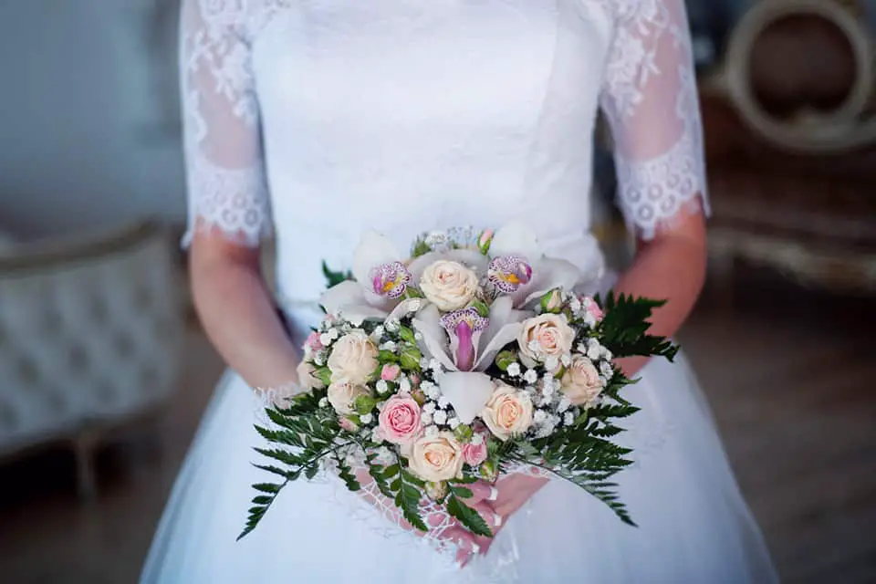 beautiful blur bouquet bridal